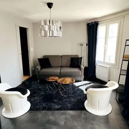 Le Carrel- F2-place Saint Marc Appartement