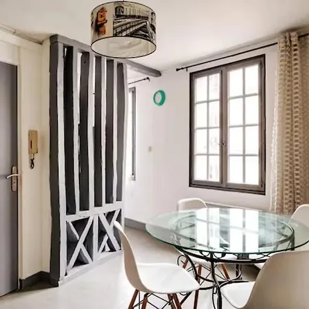 Le Carrel- F2-place Saint Marc דירה *
