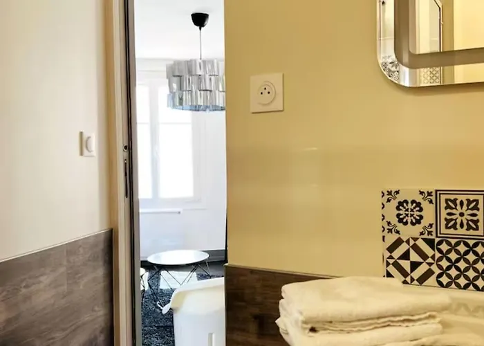 Le Carrel- F2-place Saint Marc Rouen